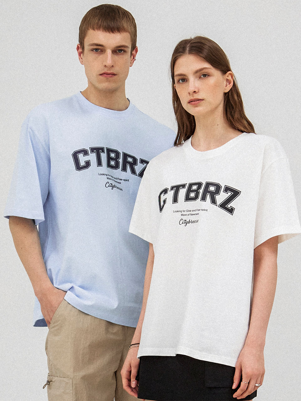 (UNI) CTBRZ 아치 로고 반팔 티셔츠_SKY BLUE